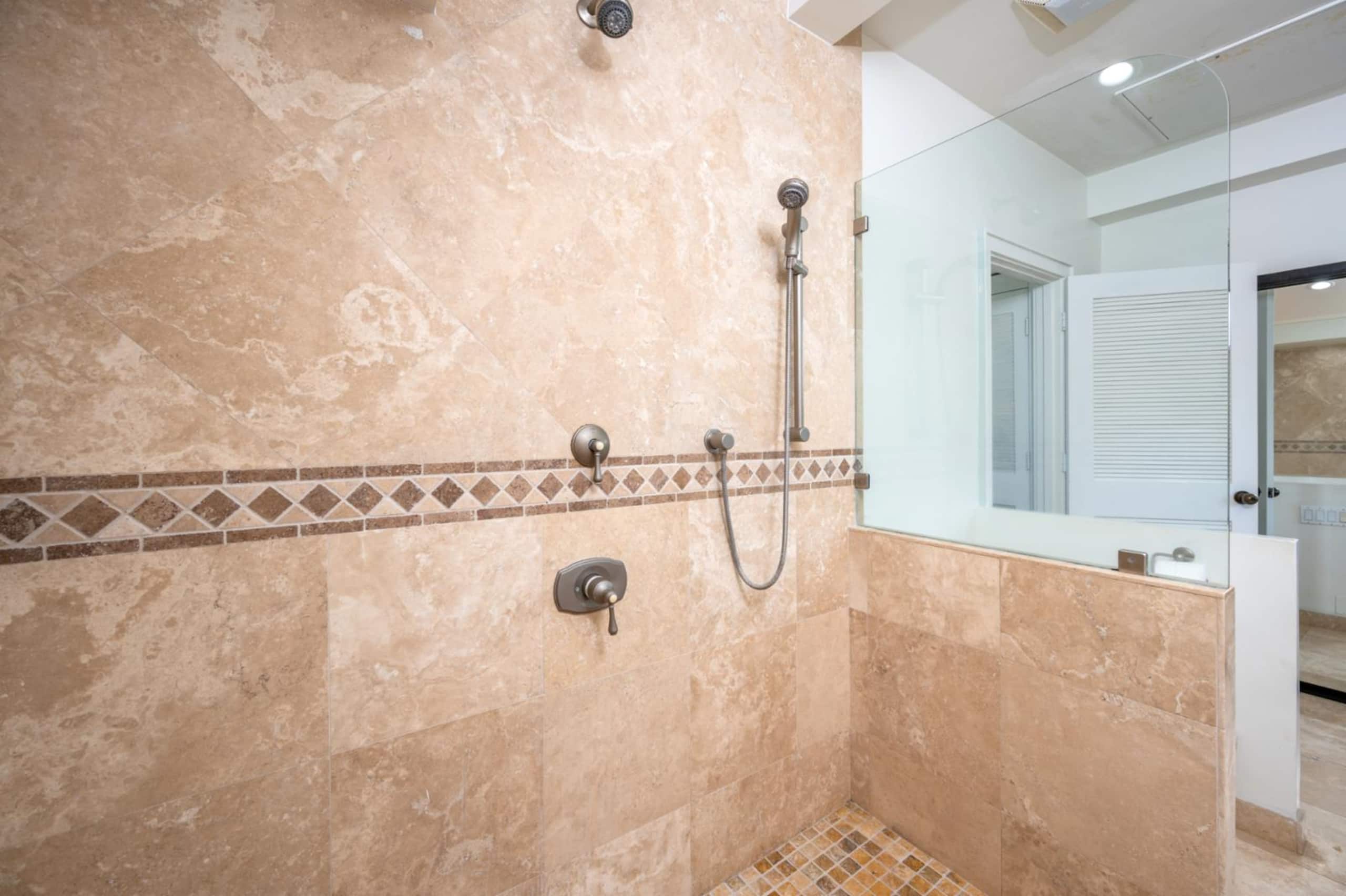 Condo in Lahaina · ★4.67 · 1 bedroom · 2 beds · 2 baths - Image 40