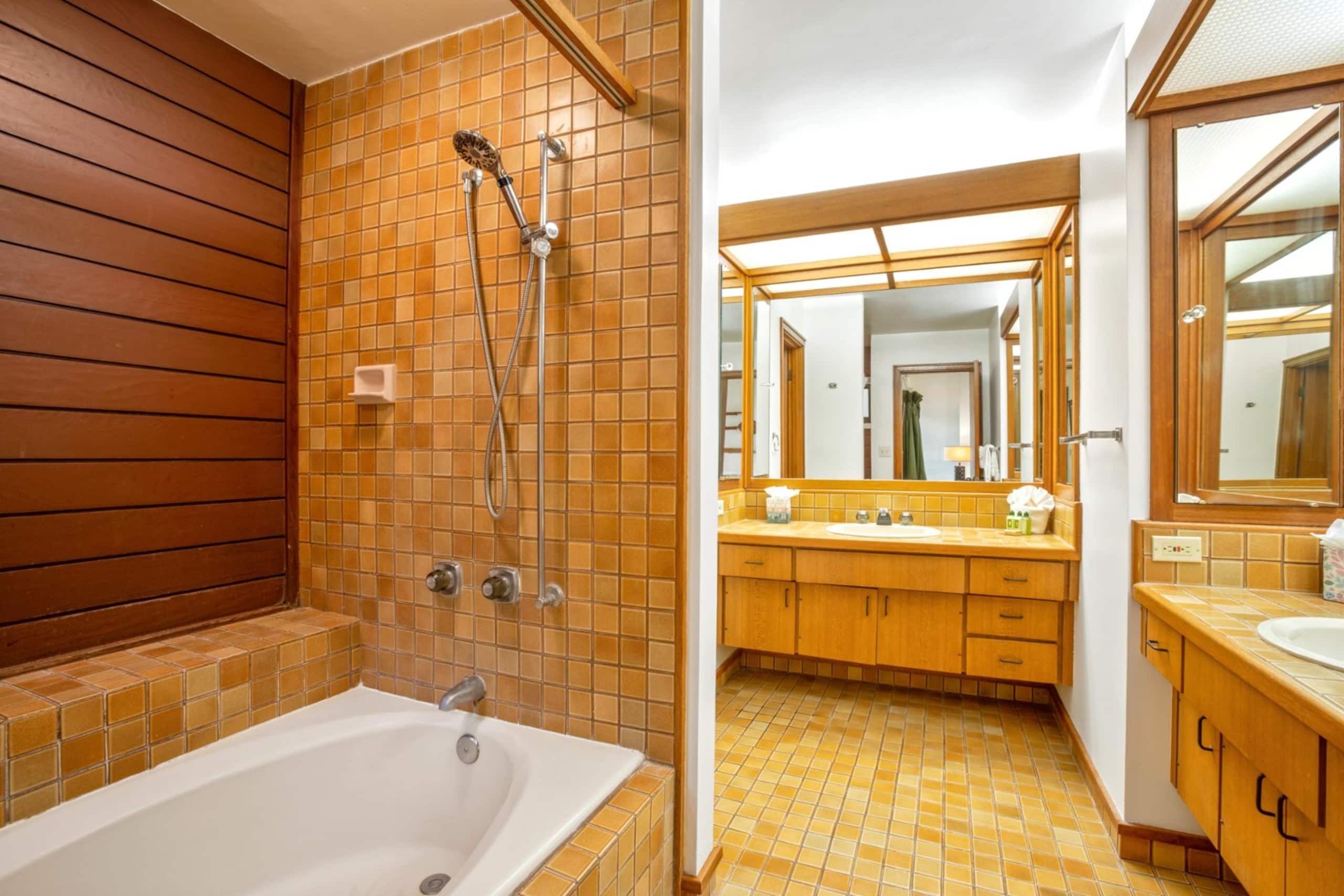 Condo in Lahaina · ★4.73 · 1 bedroom · 1 bed · 2 baths - Image 22