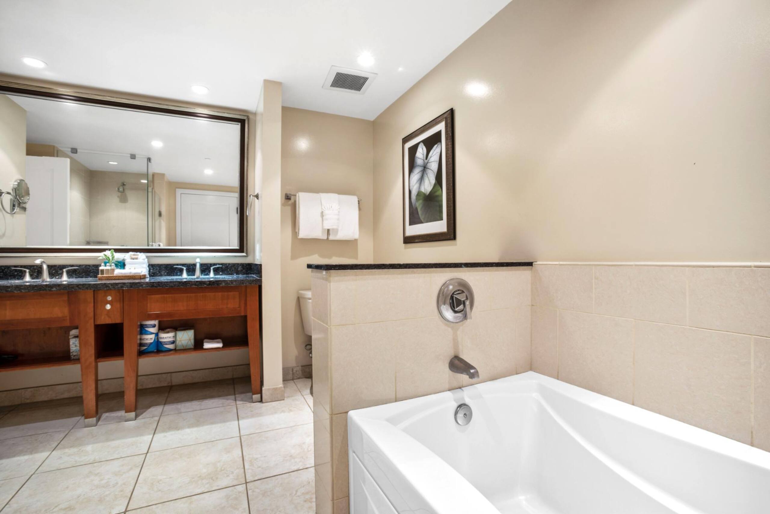 Condo in Lahaina · ★4.71 · 1 bedroom · 2 beds · 1 bath - Image 35