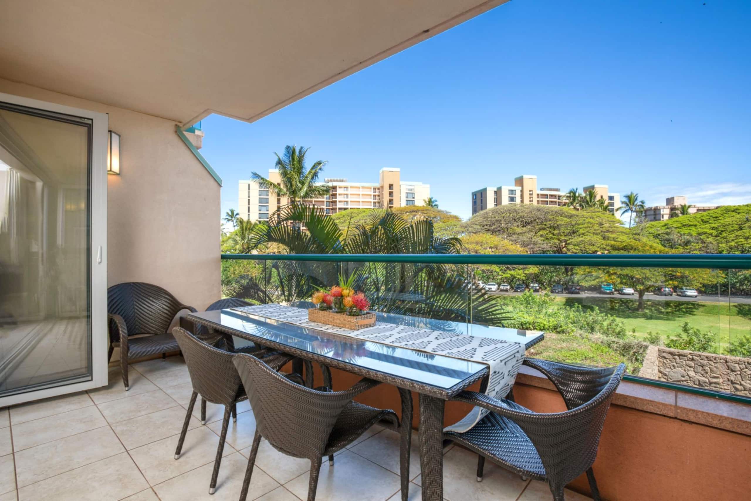Condo in Lahaina · ★4.71 · 1 bedroom · 2 beds · 1 bath - Image 2