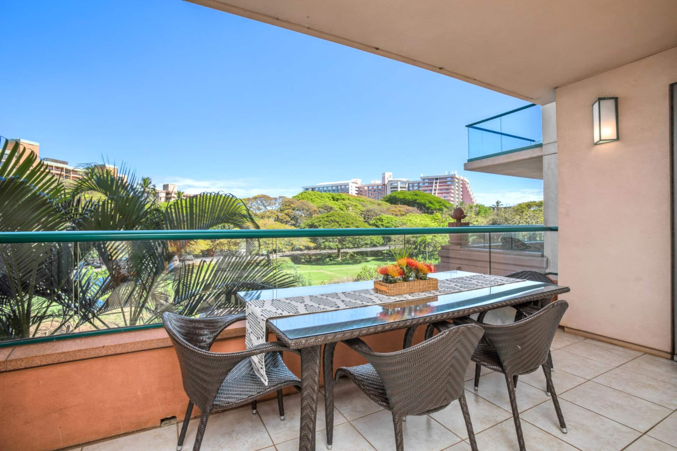 Condo in Lahaina · ★4.71 · 1 bedroom · 2 beds · 1 bath - Image 4