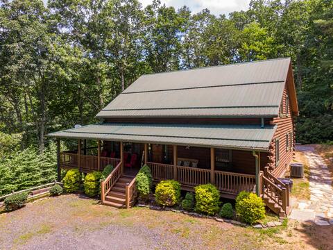 Bella Woods Cabin-14+wood acre, hot tub