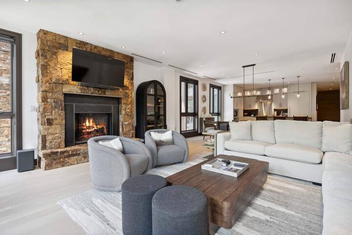 Solaris Residences managed Airbnb listing 3