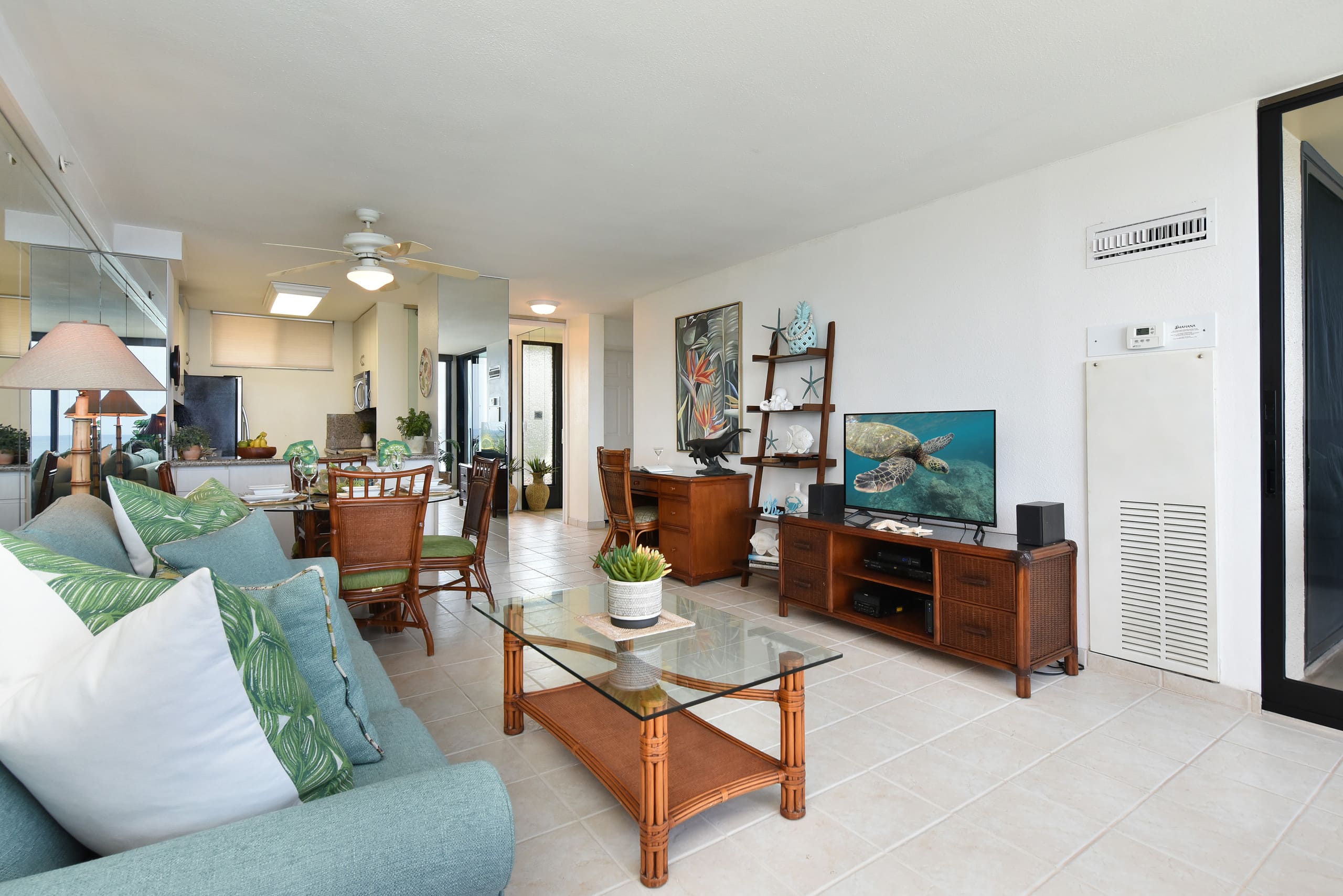 Condo in Lahaina · ★4.89 · 1 bedroom · 2 beds · 2 baths - Image 4
