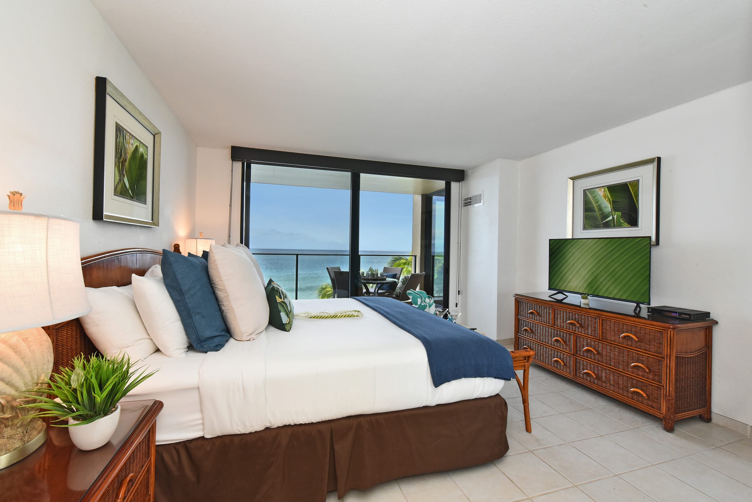Condo in Lahaina · ★4.89 · 1 bedroom · 2 beds · 2 baths - Image 13
