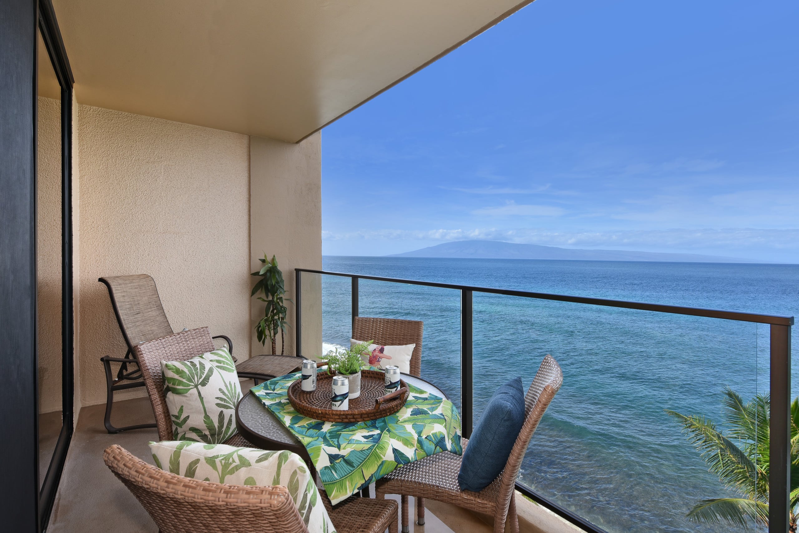 Condo in Lahaina · ★4.89 · 1 bedroom · 2 beds · 2 baths - Image 32