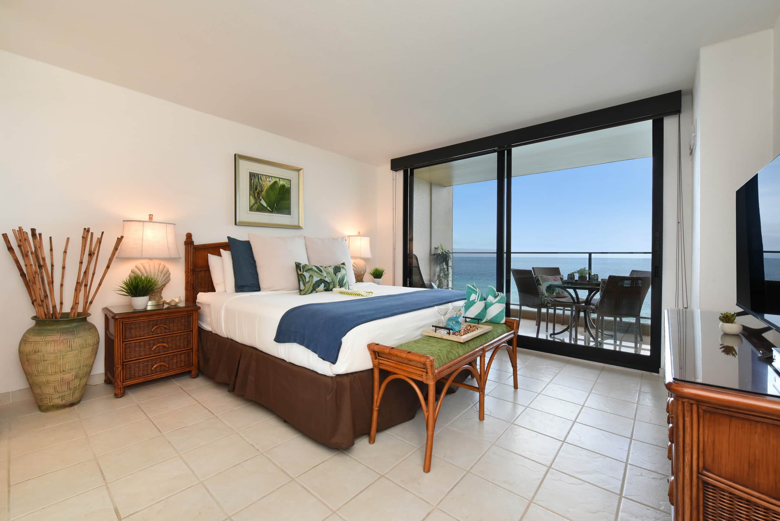Condo in Lahaina · ★4.89 · 1 bedroom · 2 beds · 2 baths - Image 11