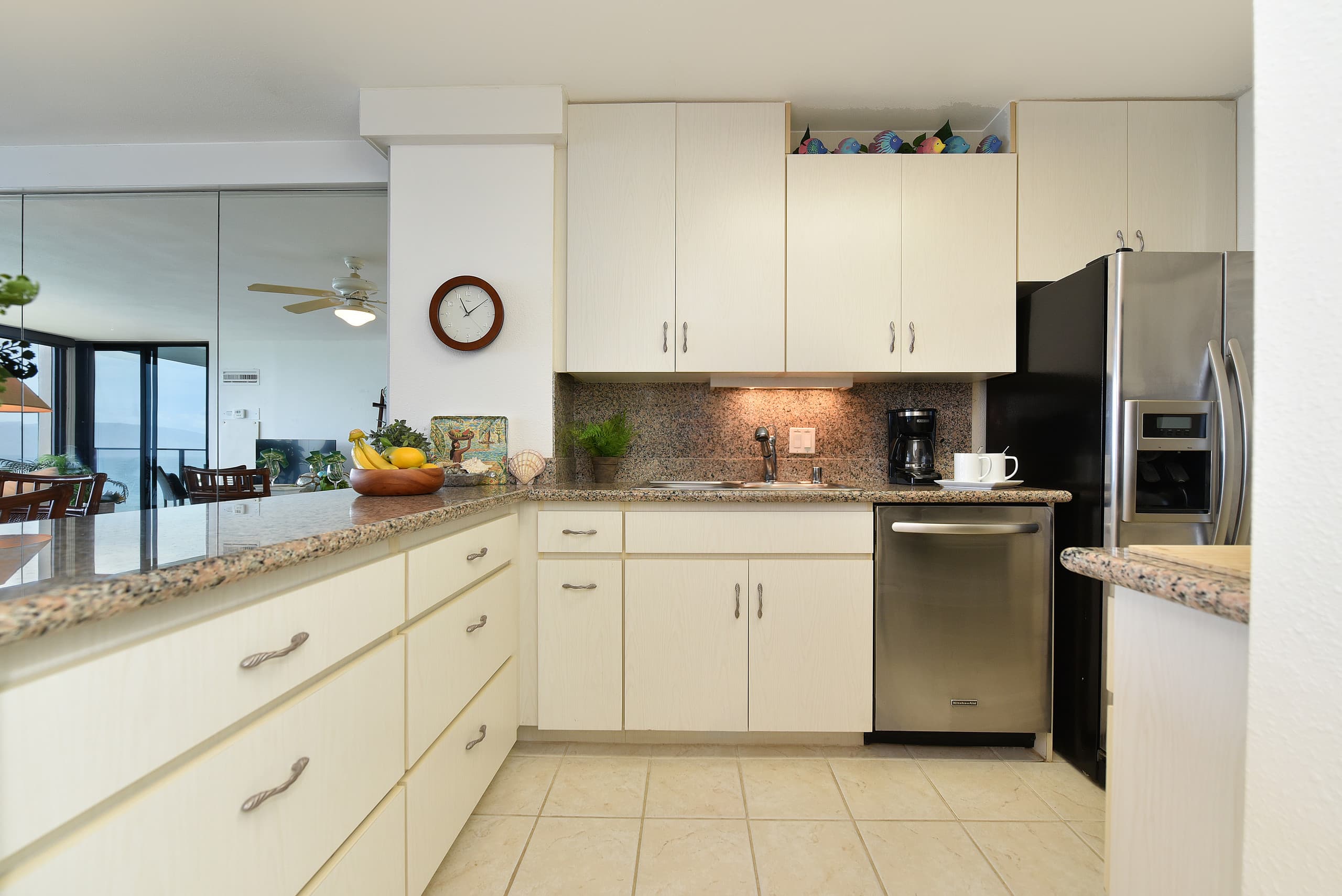 Condo in Lahaina · ★4.89 · 1 bedroom · 2 beds · 2 baths - Image 9