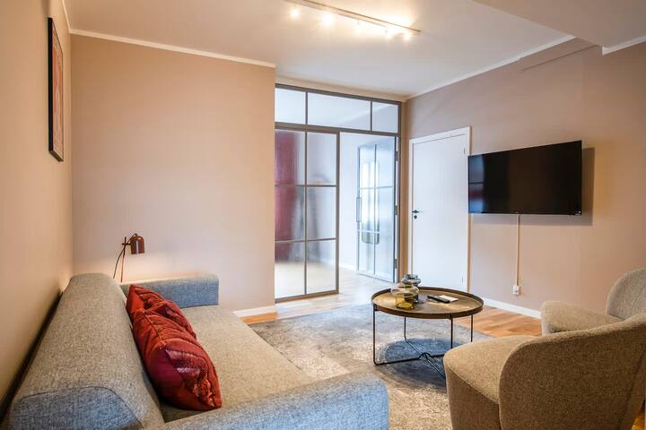 The Lakes 3BR by Daniel&Jacob’s gallery image 3