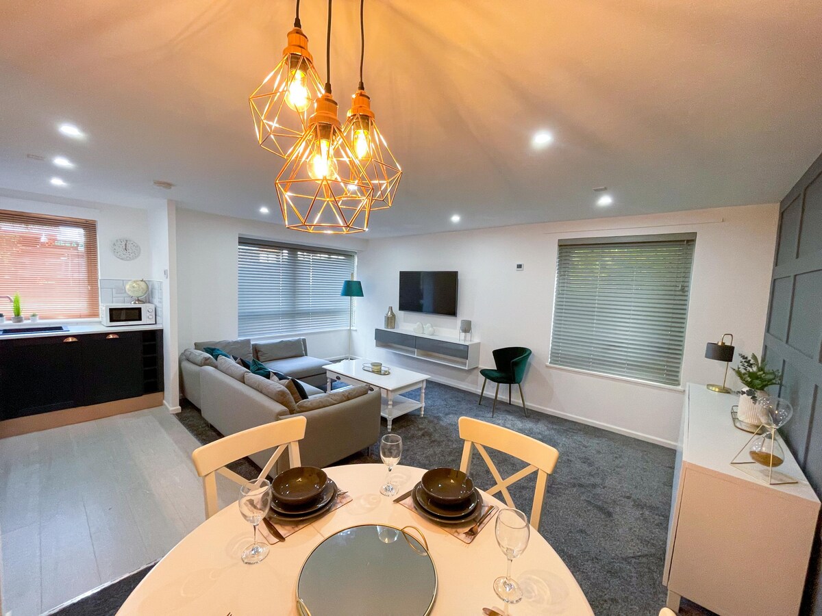 Ground Floor Luxury Corner Apartment Apartments for Rent in