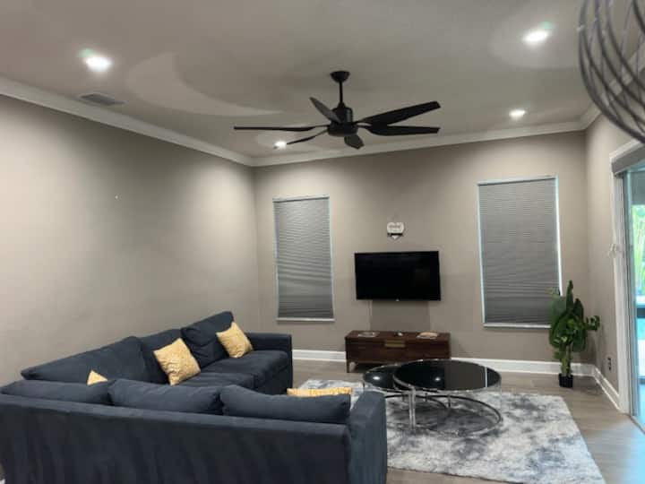 The Riverview Estates: Sauna And Heated Pool - Riverview, FL
