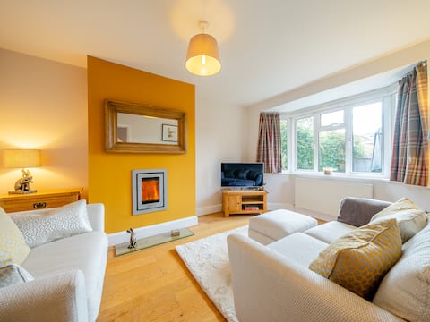 Top performing Airbnb: Hare Bee & Bee in Stratford Upon Avon