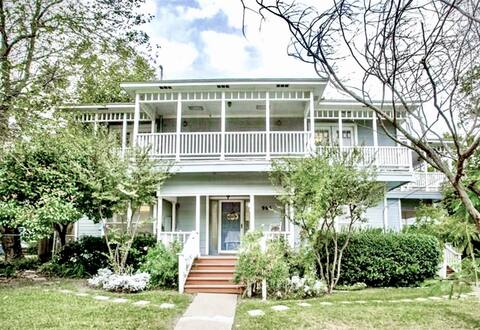 Spacious Family Retreat in McKinney