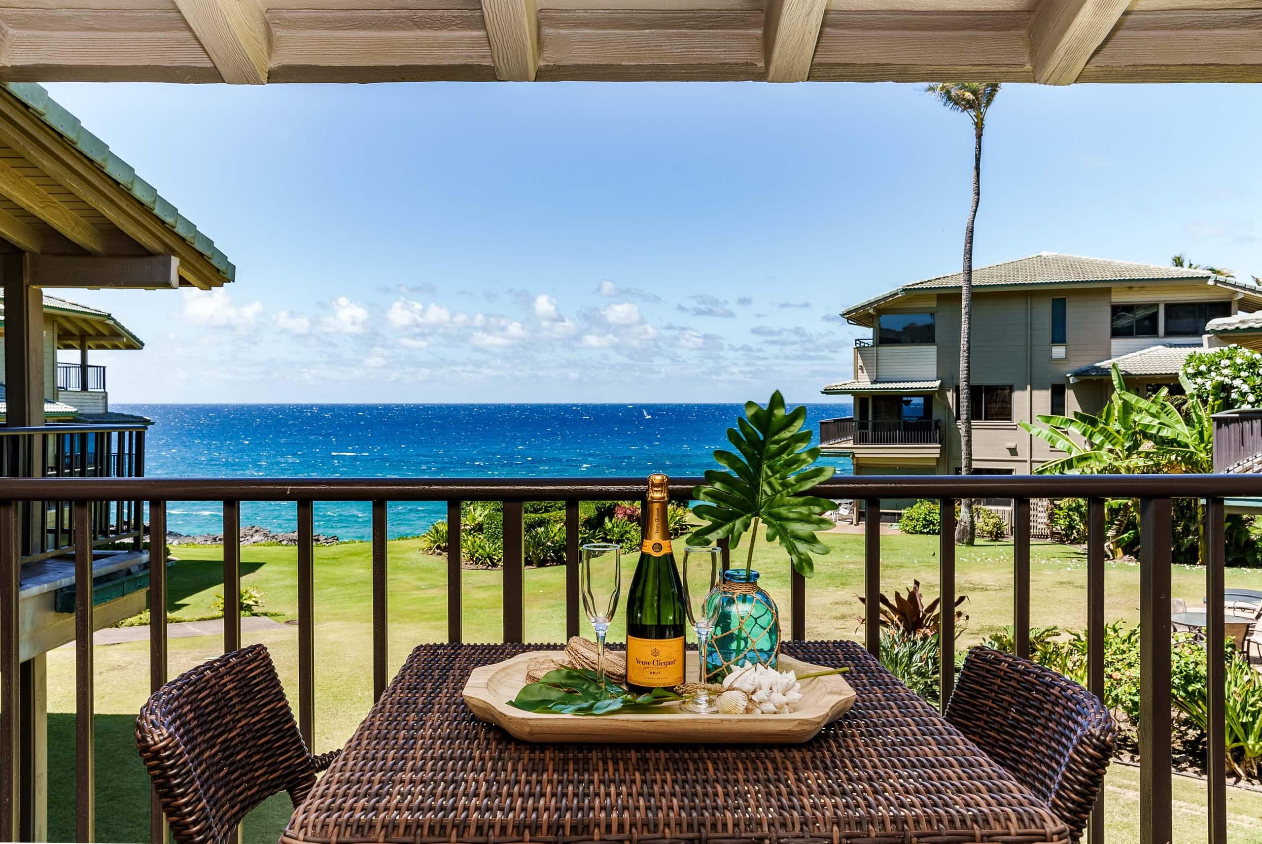 Villa in Lahaina · ★4.86 · 1 bedroom · 2 beds · 1 bath - Image 3