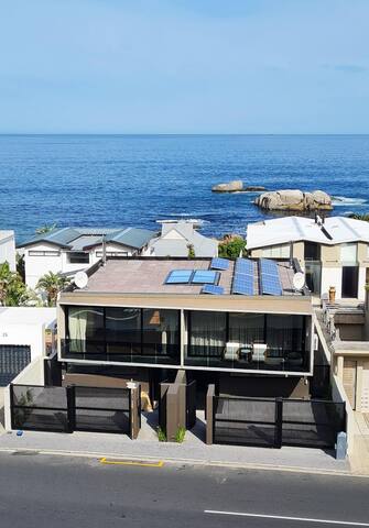 Villa Pietra Camps Bay – Pool | 2 mins from beach gallery image 4