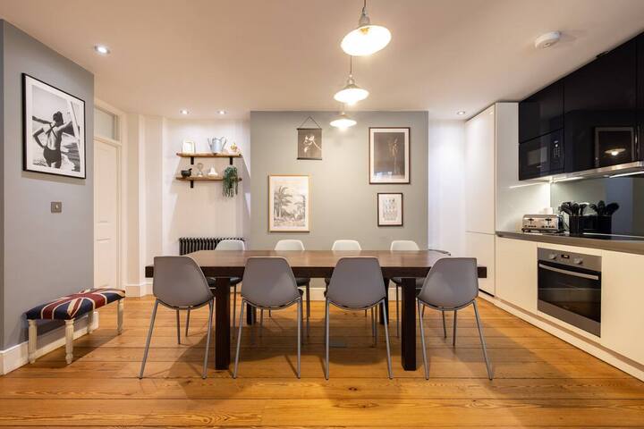 Spacious 4 Bed Apartment Opposite British Museum gallery image 2