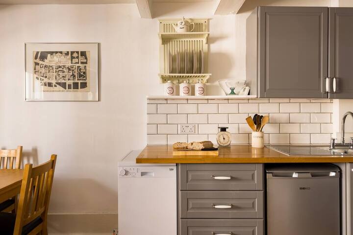 2 Bed Apartment, Quiet Street Near British Museum gallery image 2