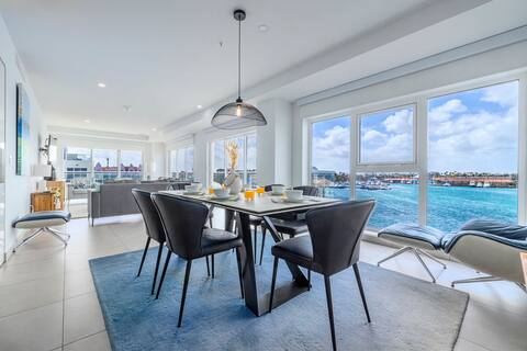 Large Corner Condo with Ocean VIEW by BlueAruba
