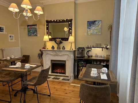 Grany Smith-Double room-Ensuite with Shower-Countr