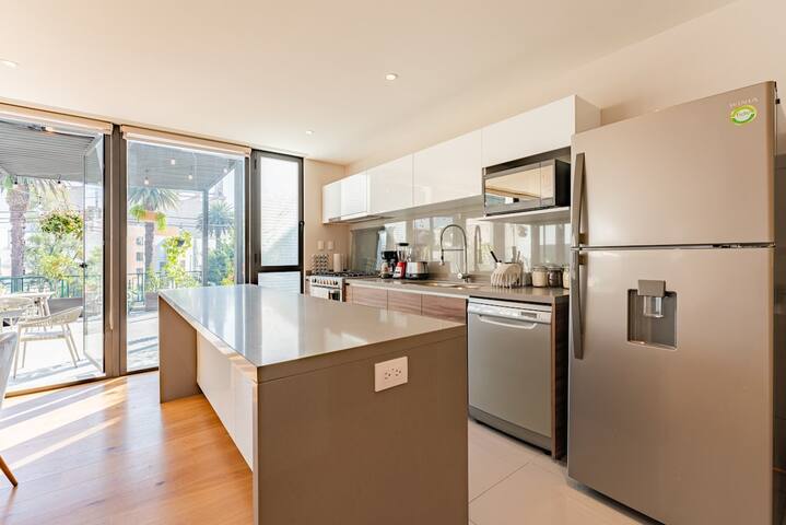 Perfect Stay in Roma Private Terrace BBQ gallery image 5