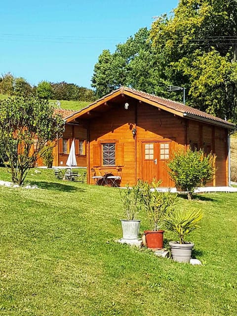 Chalet with 2 bedrooms in Dausse, with shared pool, furnished garden and WiFi - 14 km from the beach