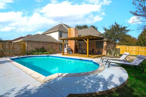 The Prestige Poolside Escape - 5BR w/Cinema & Gami