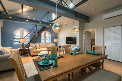 The Yellow House - Renovated Monumental Penthouse