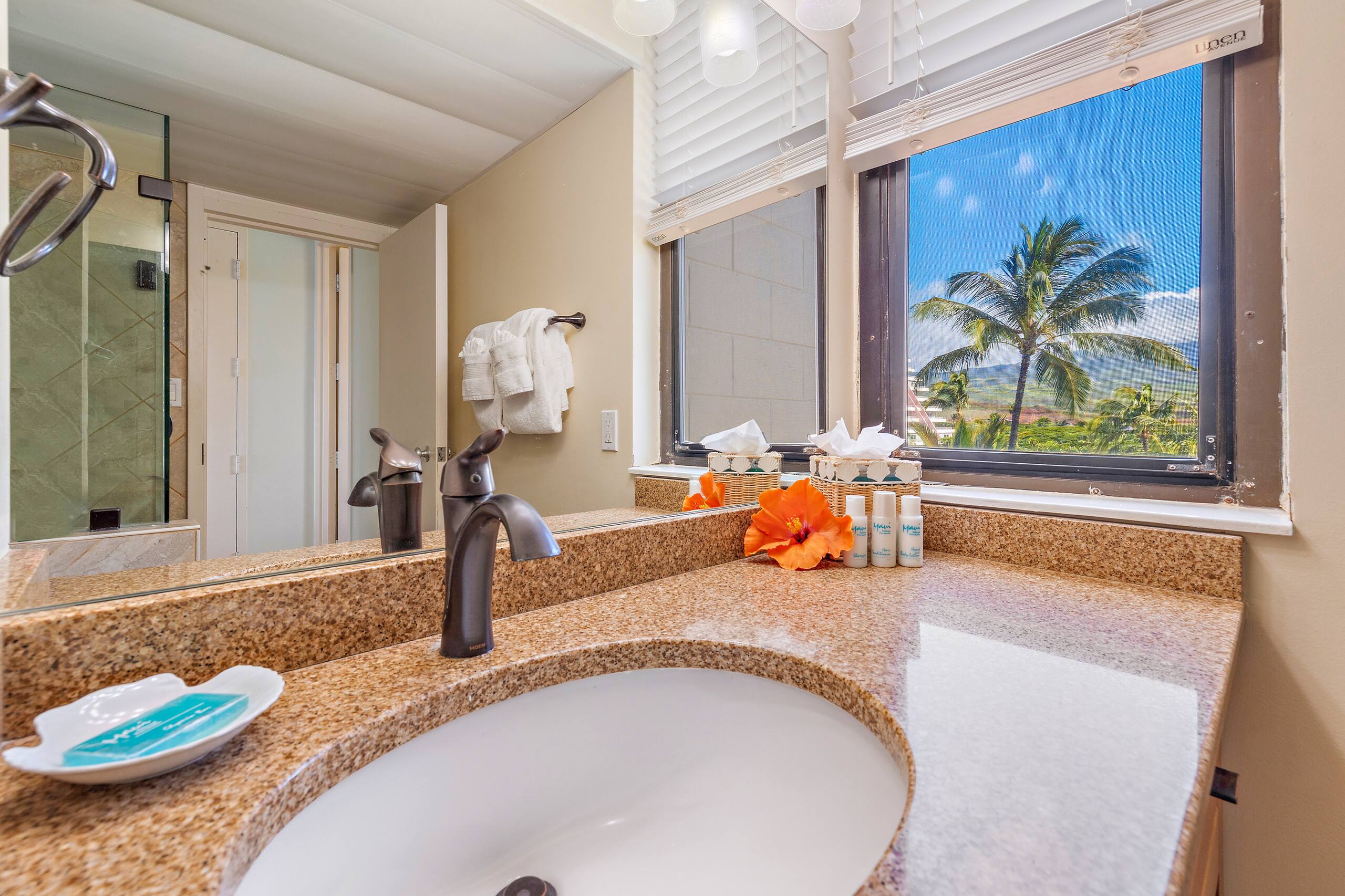 Condo in Lahaina · ★4.91 · 1 bedroom · 3 beds · 1 bath - Image 32