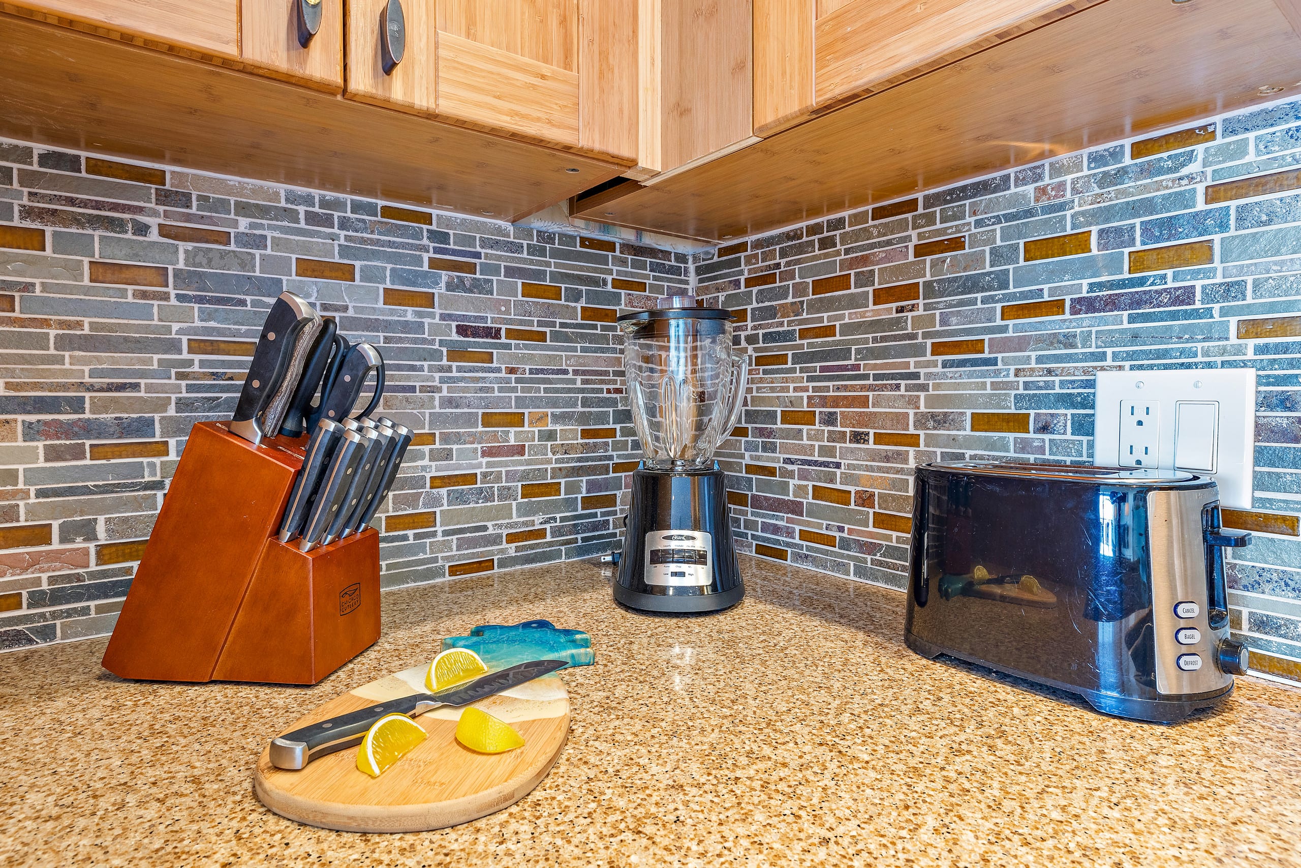 Condo in Lahaina · ★4.91 · 1 bedroom · 3 beds · 1 bath - Image 12