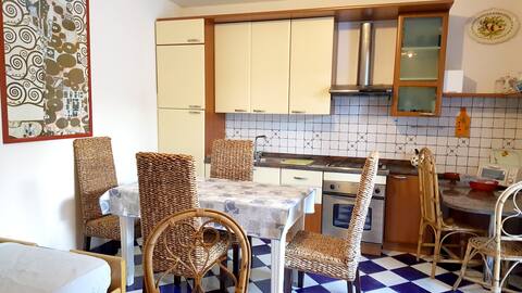 2 bedrooms appartement at Salto di Fondi, 200 m away from the beach with enclosed garden