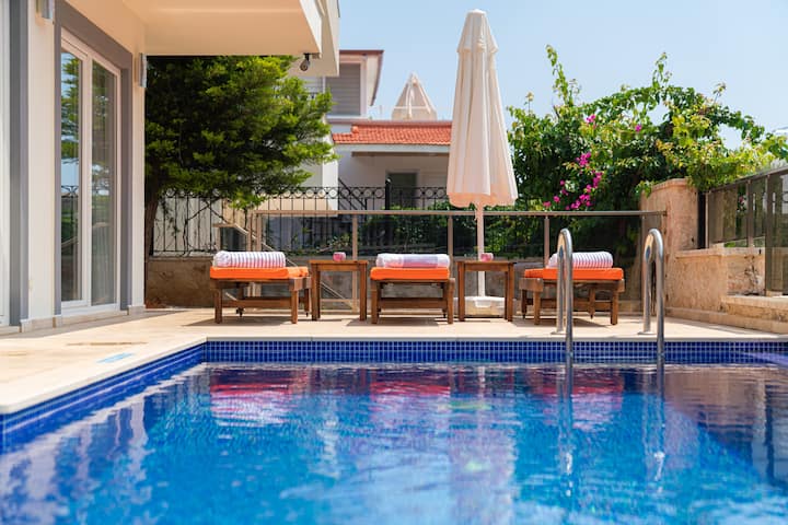 Villa à Kalkan, Vue Sur Mer. - Kalkan