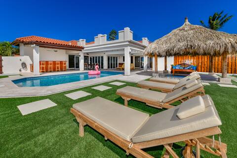 Pool Oasis: 3BR Home w/ Patio Near Arashi Beach!