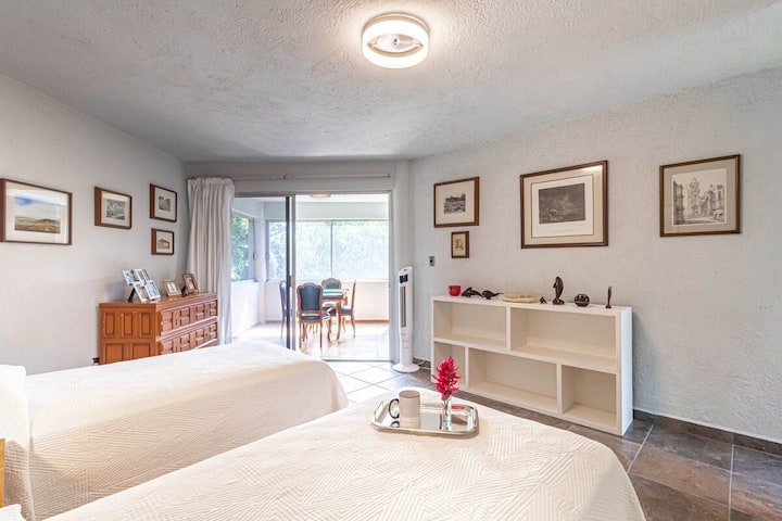 חדר עם שתי מיטות יחיד, ללא מיזוג אוויר