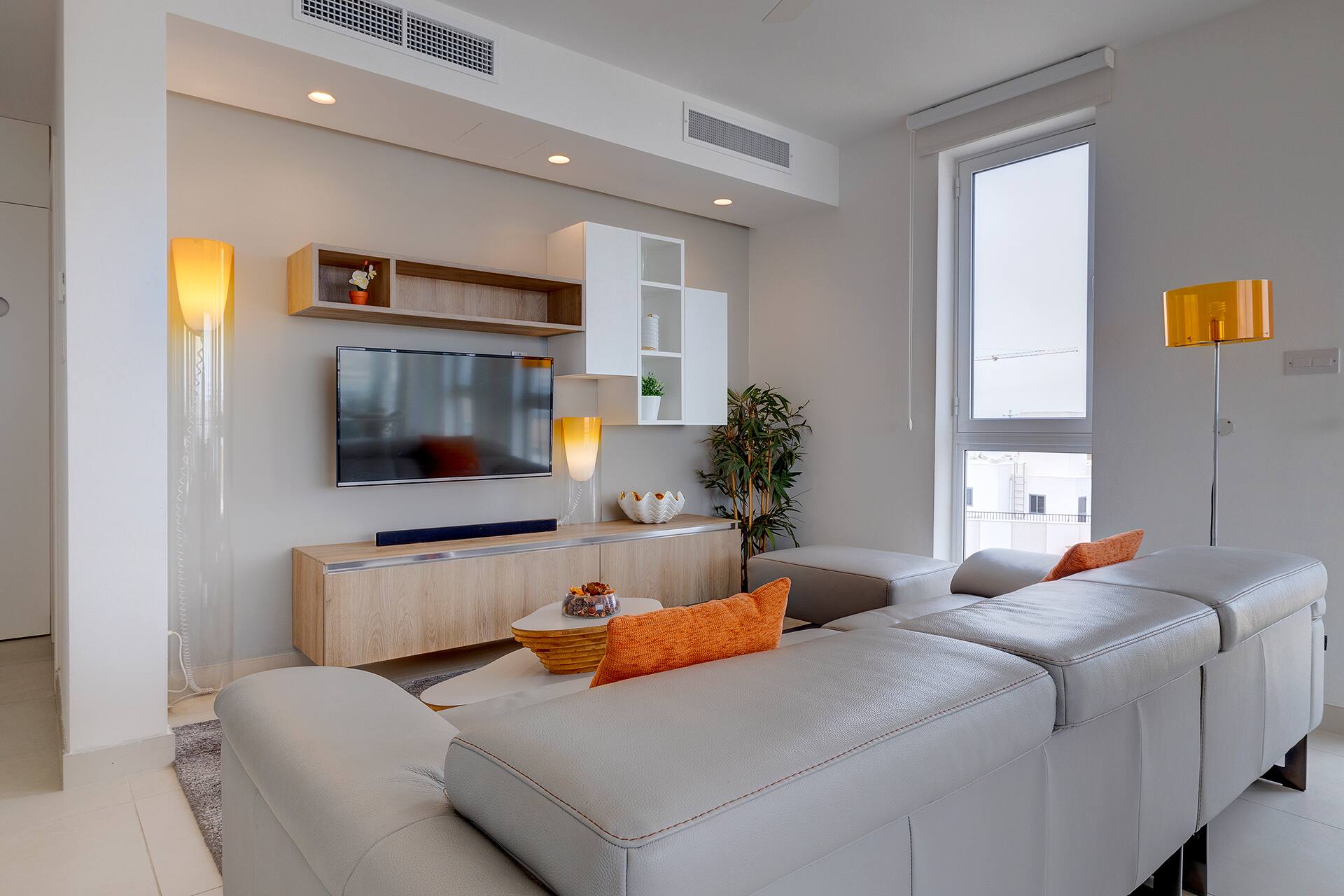 Stunning Apartment in a Central Location with Views — photo 5
