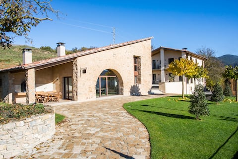 Mountain cabin with incredible views of the Pyrenees