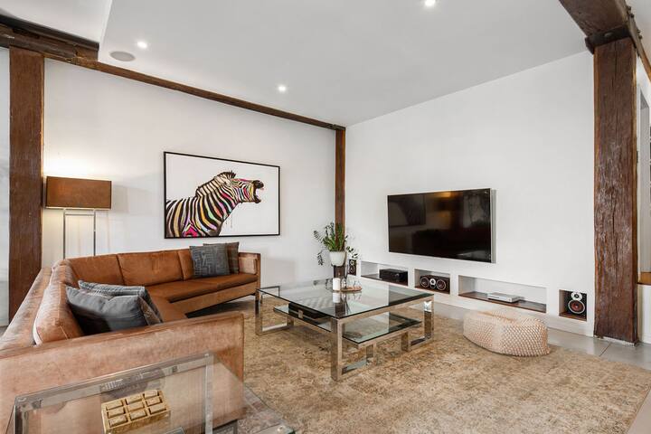 Huge Woolstore Apartment gallery image 5