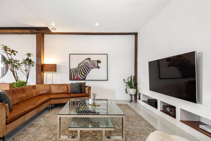 Huge Woolstore Apartment gallery image 4