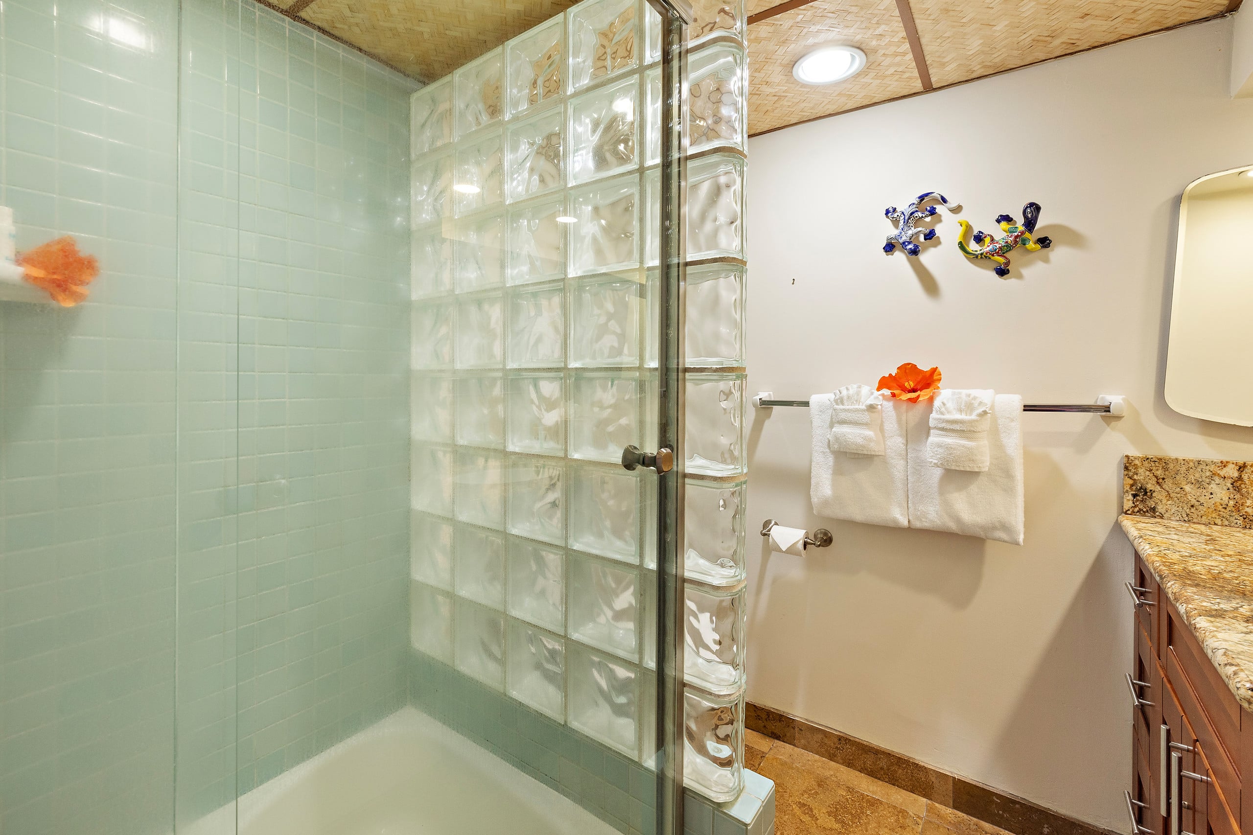 Condo in Lahaina · ★5.0 · 1 bedroom · 1 bed · 1 bath - Image 14