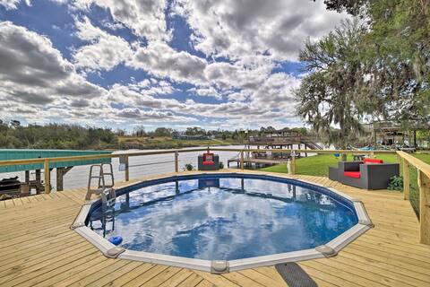Waterfront San Jacinto River Home w/ Boat Slip!