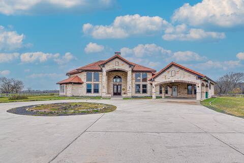 Grand Rosharon Estate on 10 Acres of Farmland