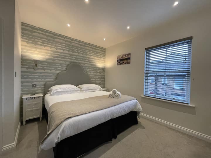 La chambre parentale joliment décorée
