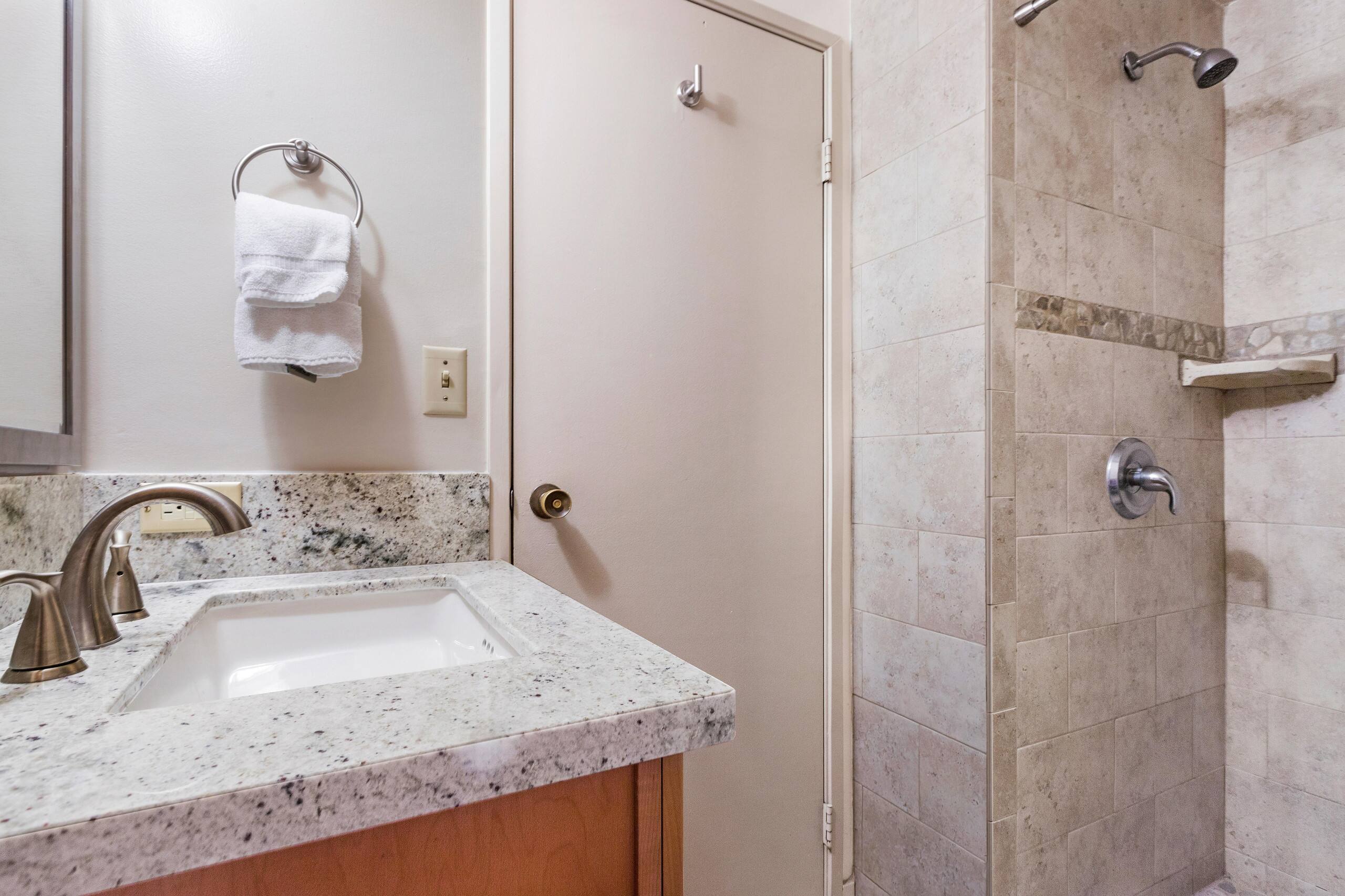 Condo in Kihei · ★4.67 · 2 bedrooms · 3 beds · 2 private baths - Image 8