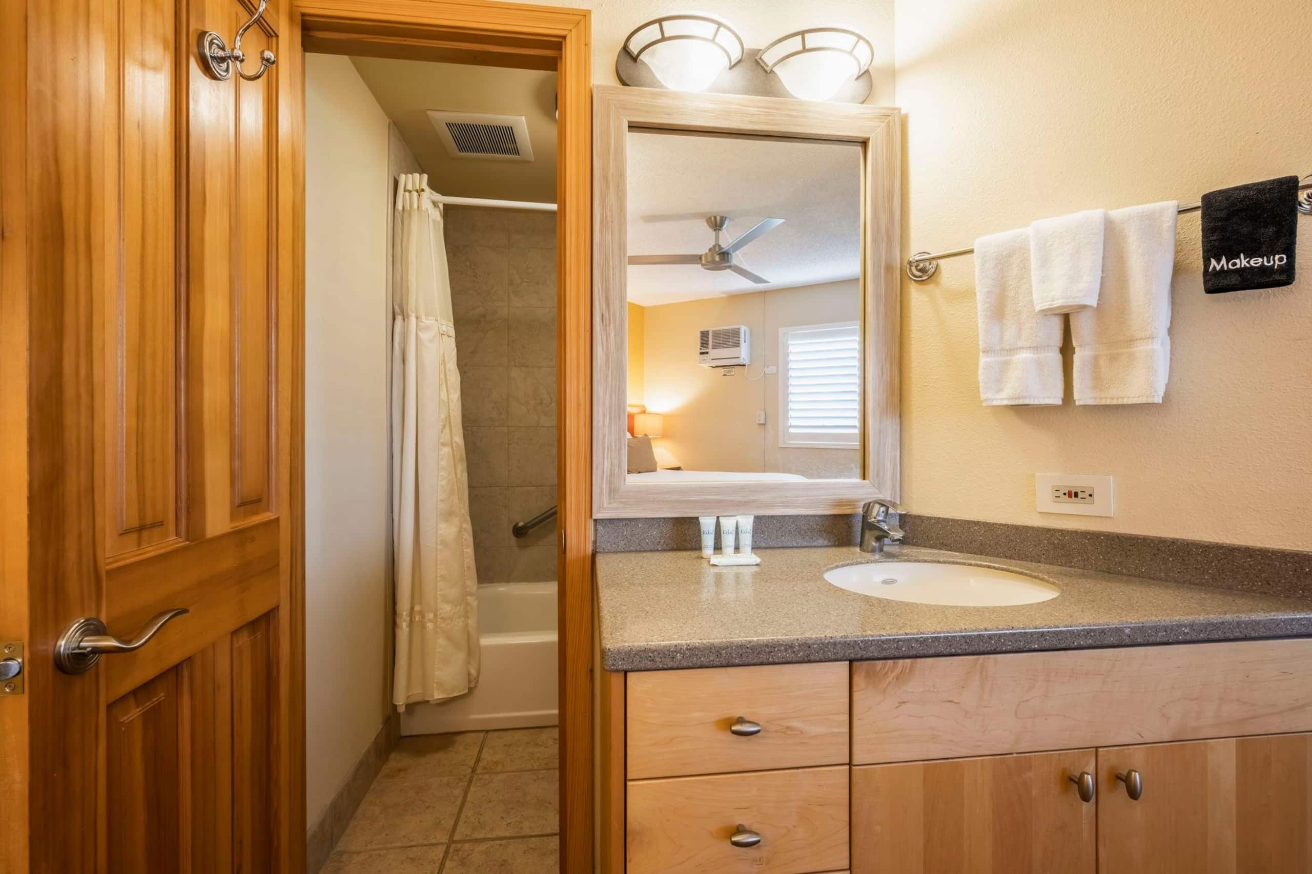 Condo in Kihei · ★5.0 · 1 bedroom · 3 beds · 2 baths - Image 14