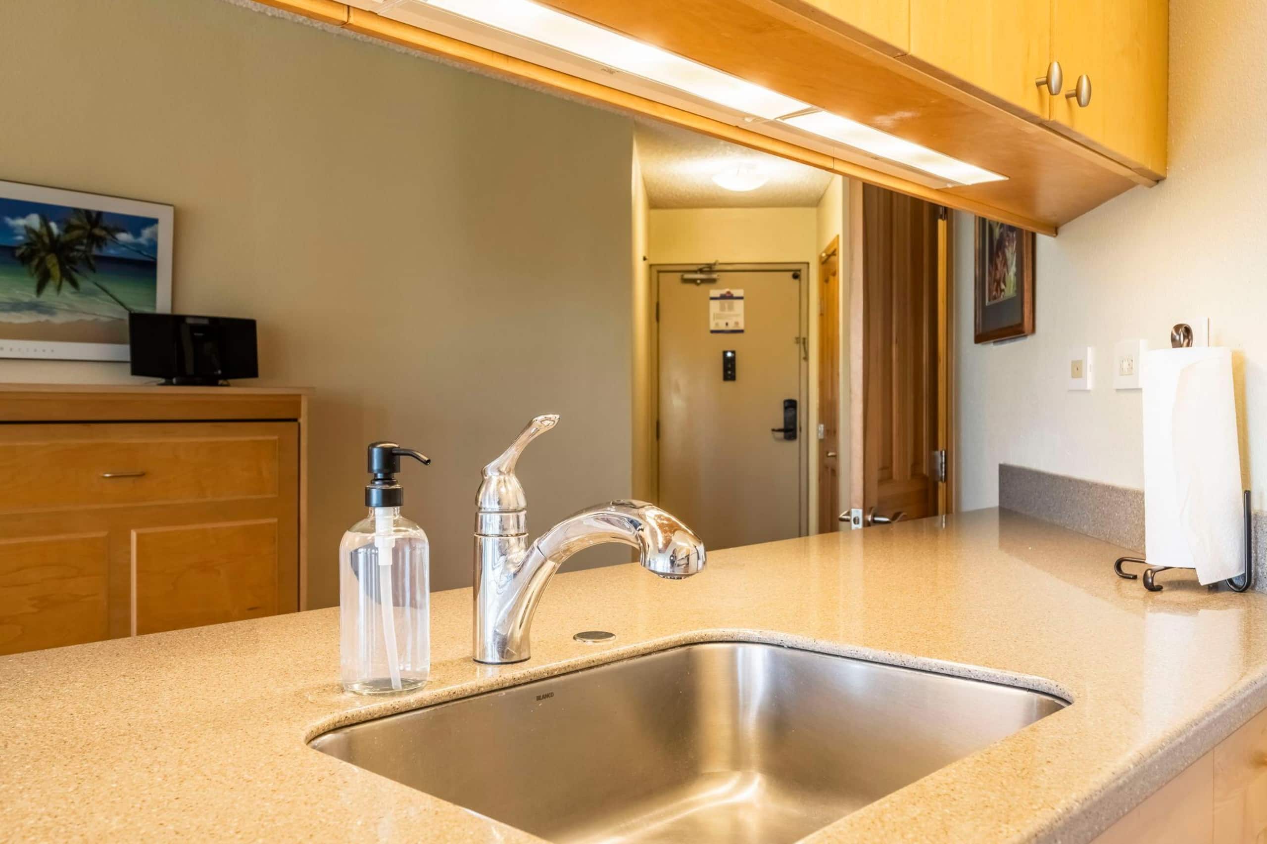 Condo in Kihei · ★5.0 · 1 bedroom · 3 beds · 2 baths - Image 3