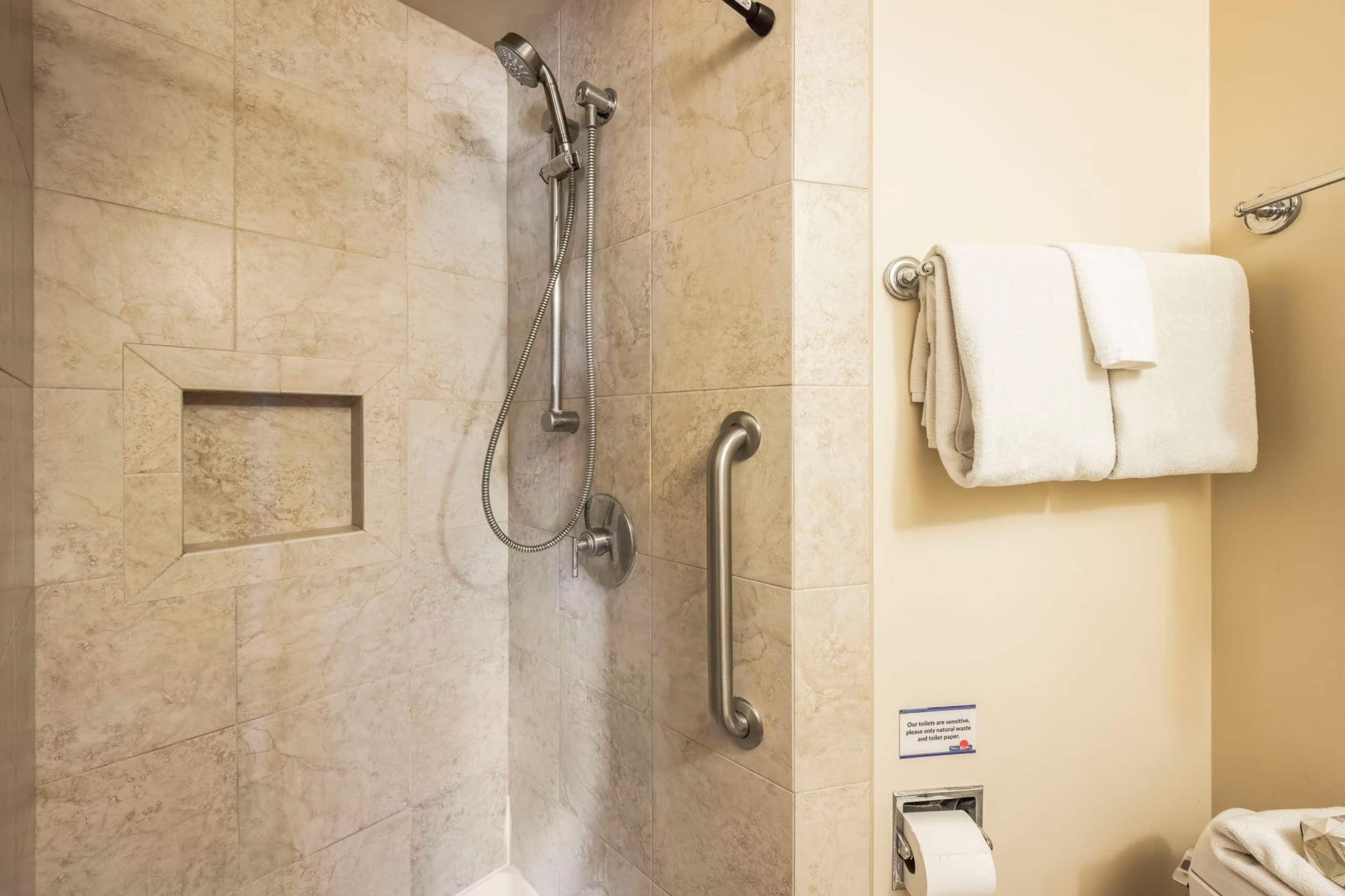 Condo in Kihei · ★5.0 · 1 bedroom · 3 beds · 2 baths - Image 12