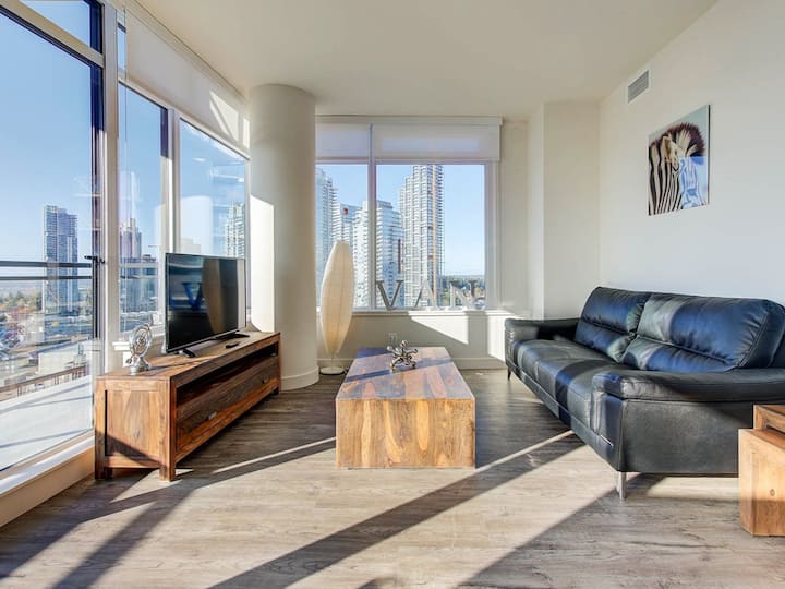 Luxe 2br | Panoramic Balcony | Steps To Skytrain - Burnaby