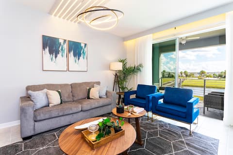 "Paradox Lake" - Cozy 2BD/2BA Condo near Disney