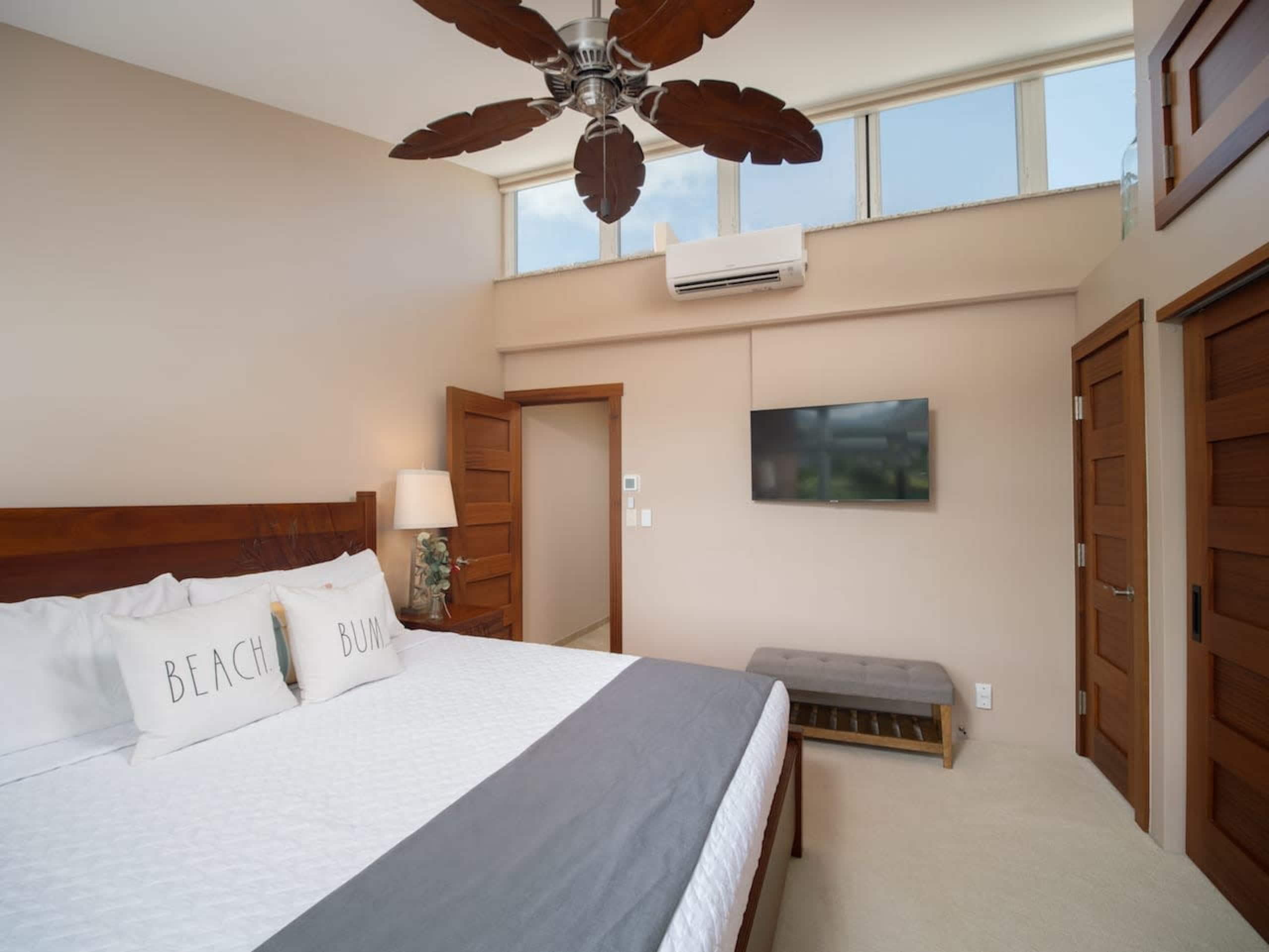 Condo in Lahaina · ★4.98 · 2 bedrooms · 2 beds · 2 baths - Image 7