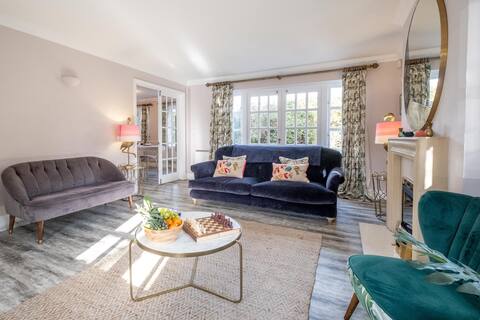 Top Airbnb: 1 Sanctuary Court in Aldringham Cum Thorpe