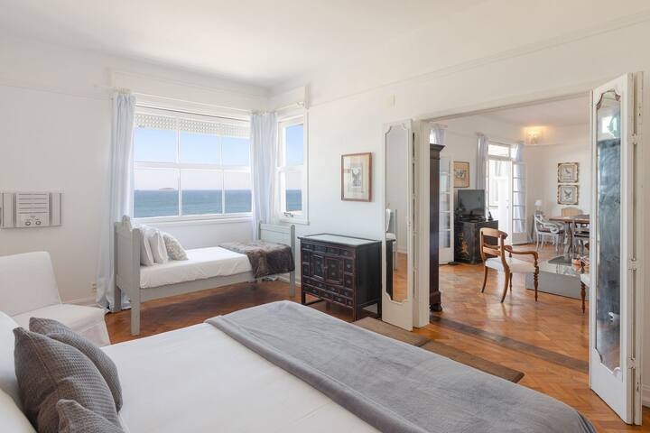 Rio122 – Classy 3 Bedroom Flat on Copacabana beach gallery image 5